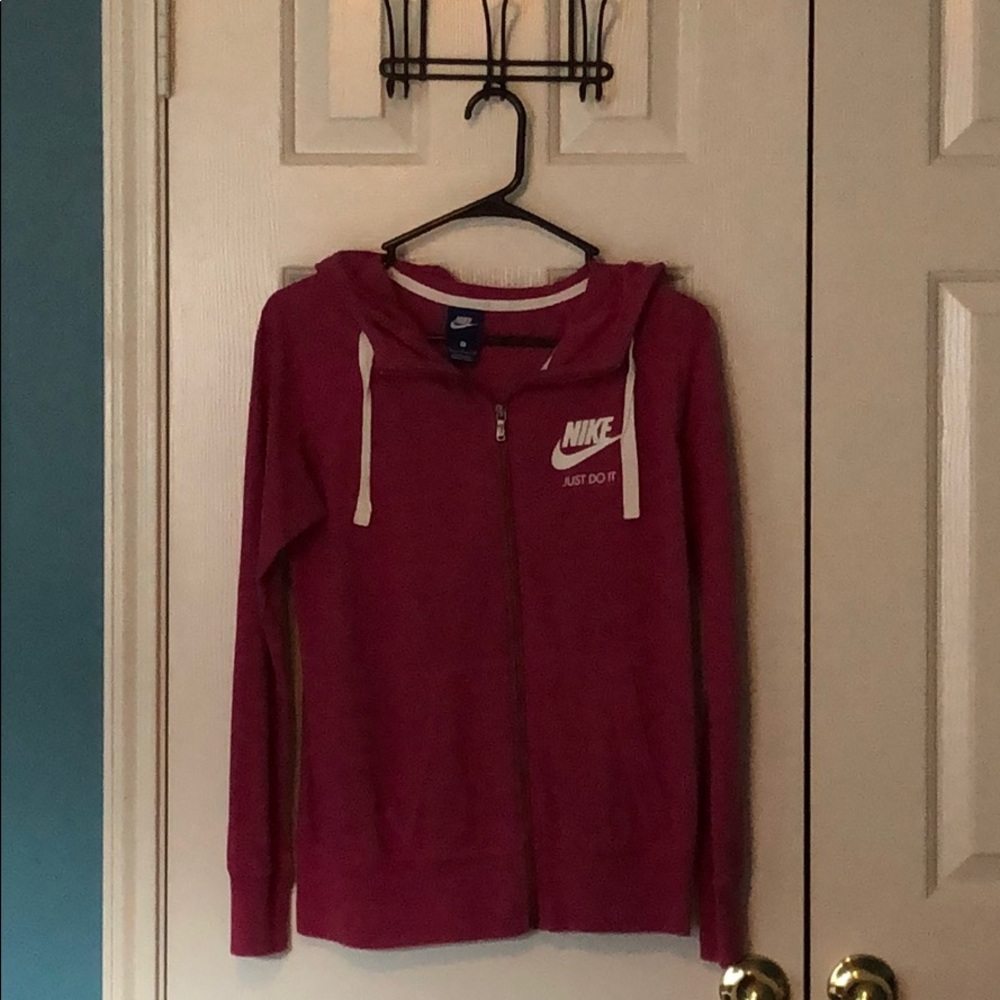 Women’s Nike zip up hoodie